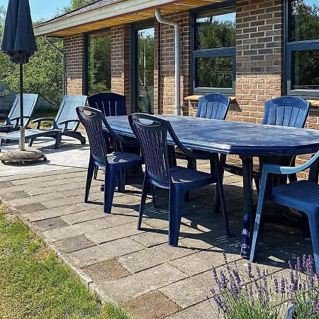 8 Person Holiday Home In R M Lakolk Екстериор снимка